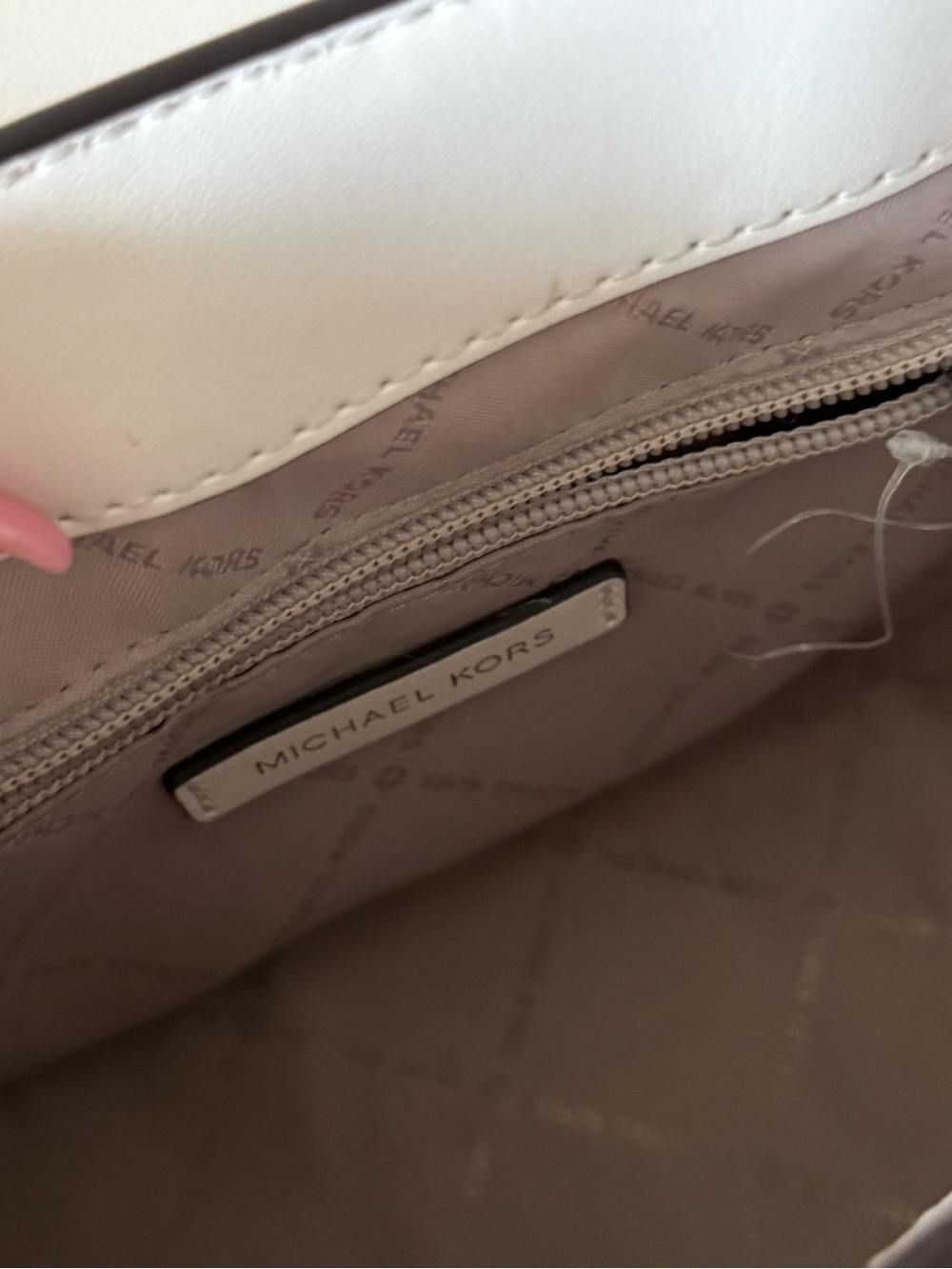 Michael Kors statement bag
Excellent condition - Picture 2 of 12